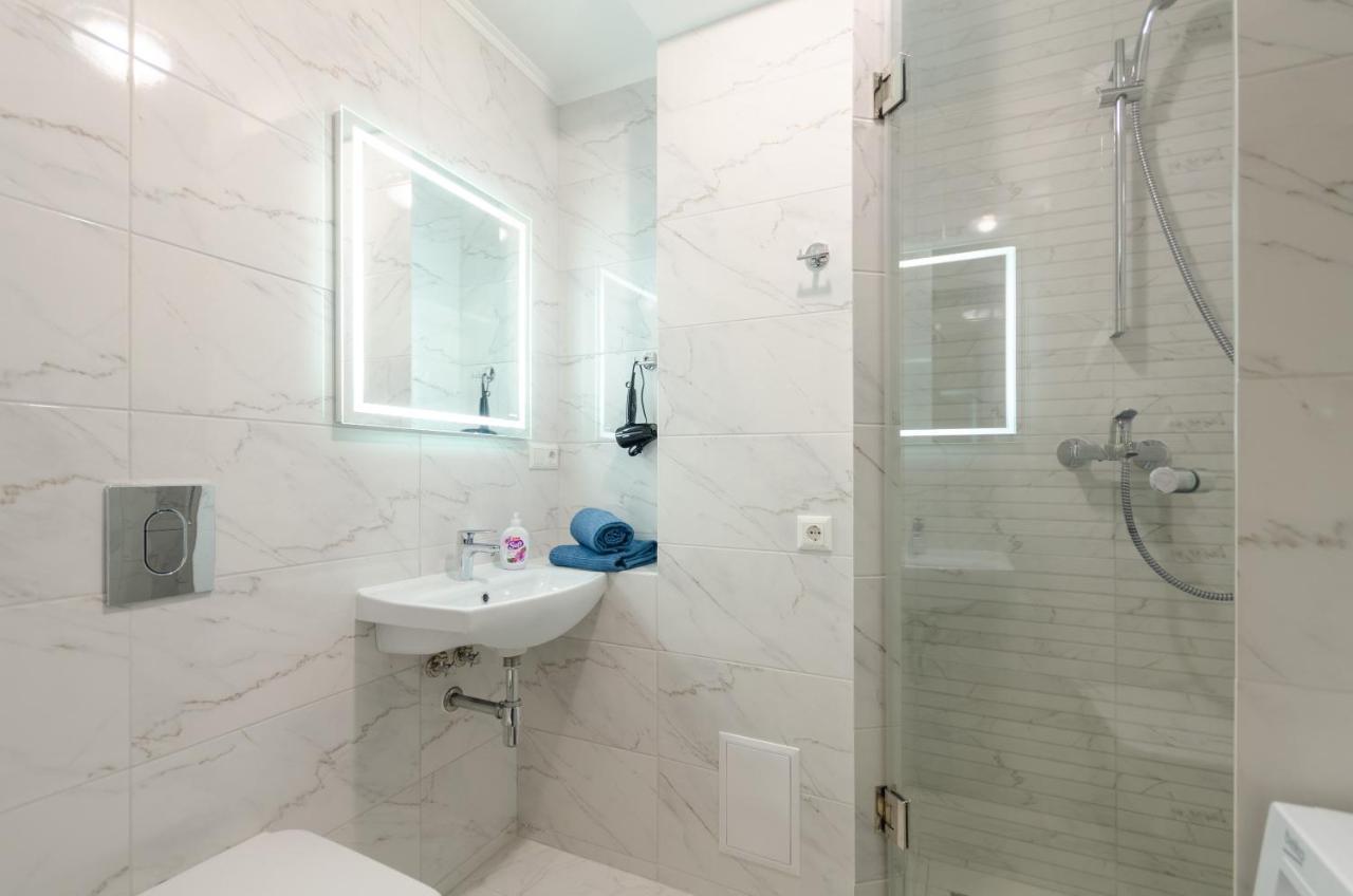 Artal Apartment On Obolonskyi Avenue 16 Kiew Exterior foto